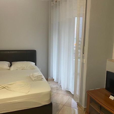 Kokomani Apartamento Durrës Exterior foto