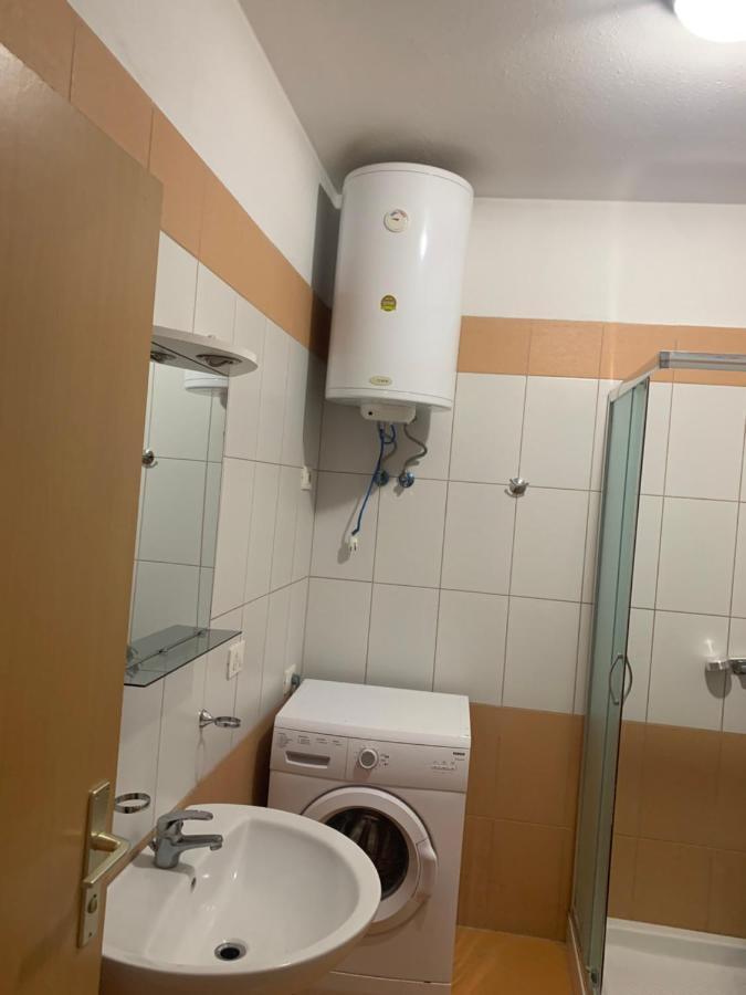 Kokomani Apartamento Durrës Exterior foto