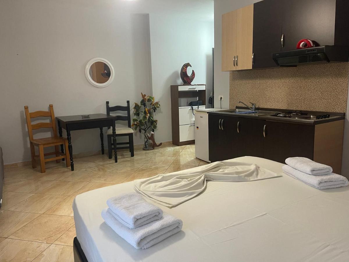 Kokomani Apartamento Durrës Exterior foto